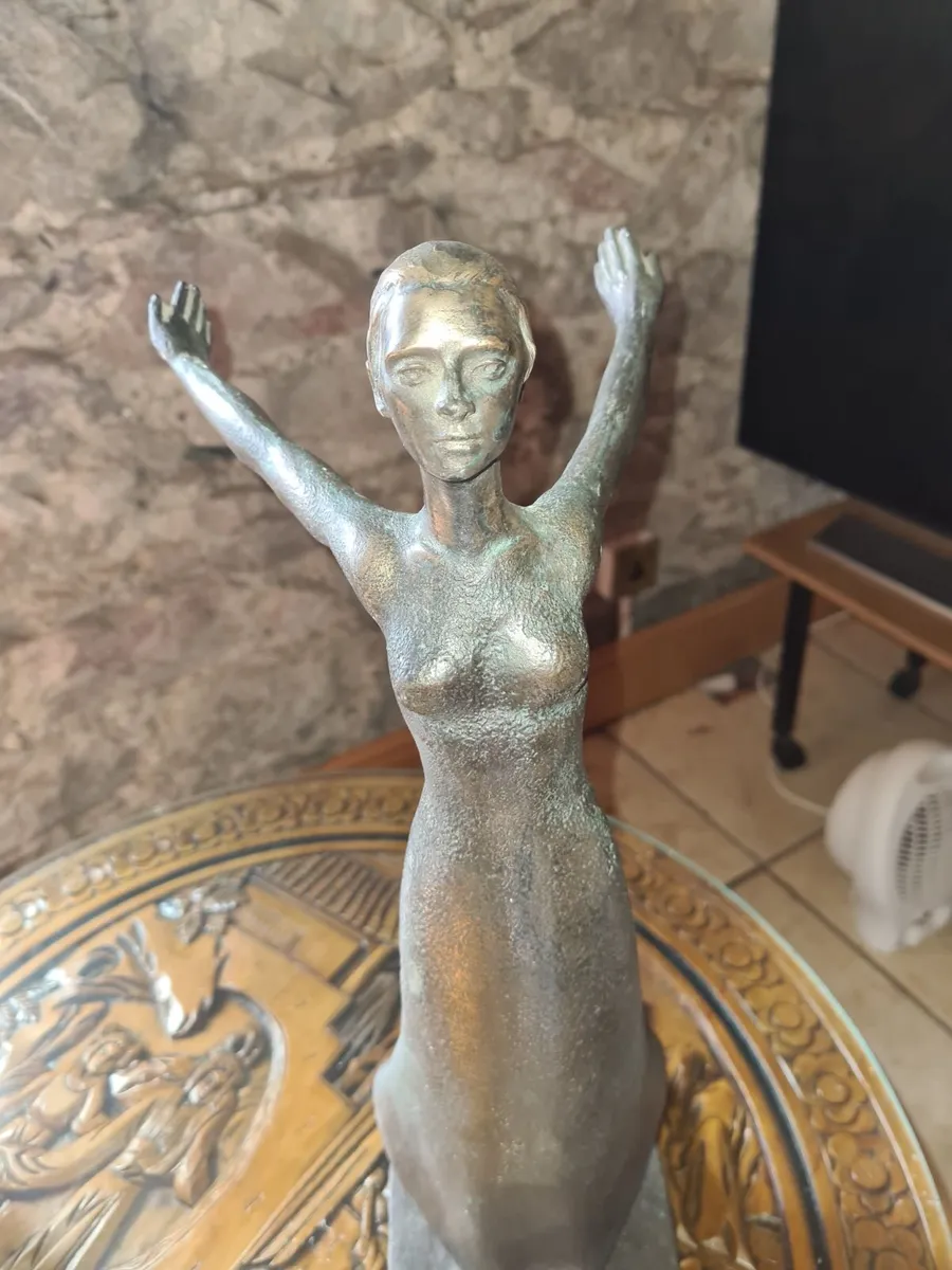 Jeanne Rynhart "Time Flies" - Image 3