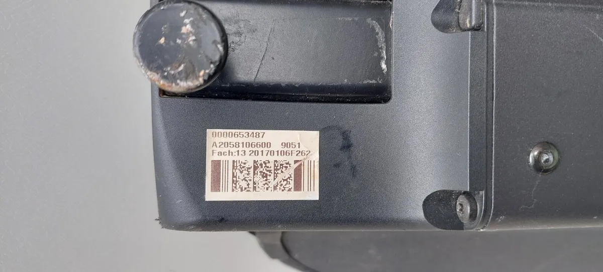 Mercedes C-Class estate 2014-22 Rear Parcel Shelf - Image 2