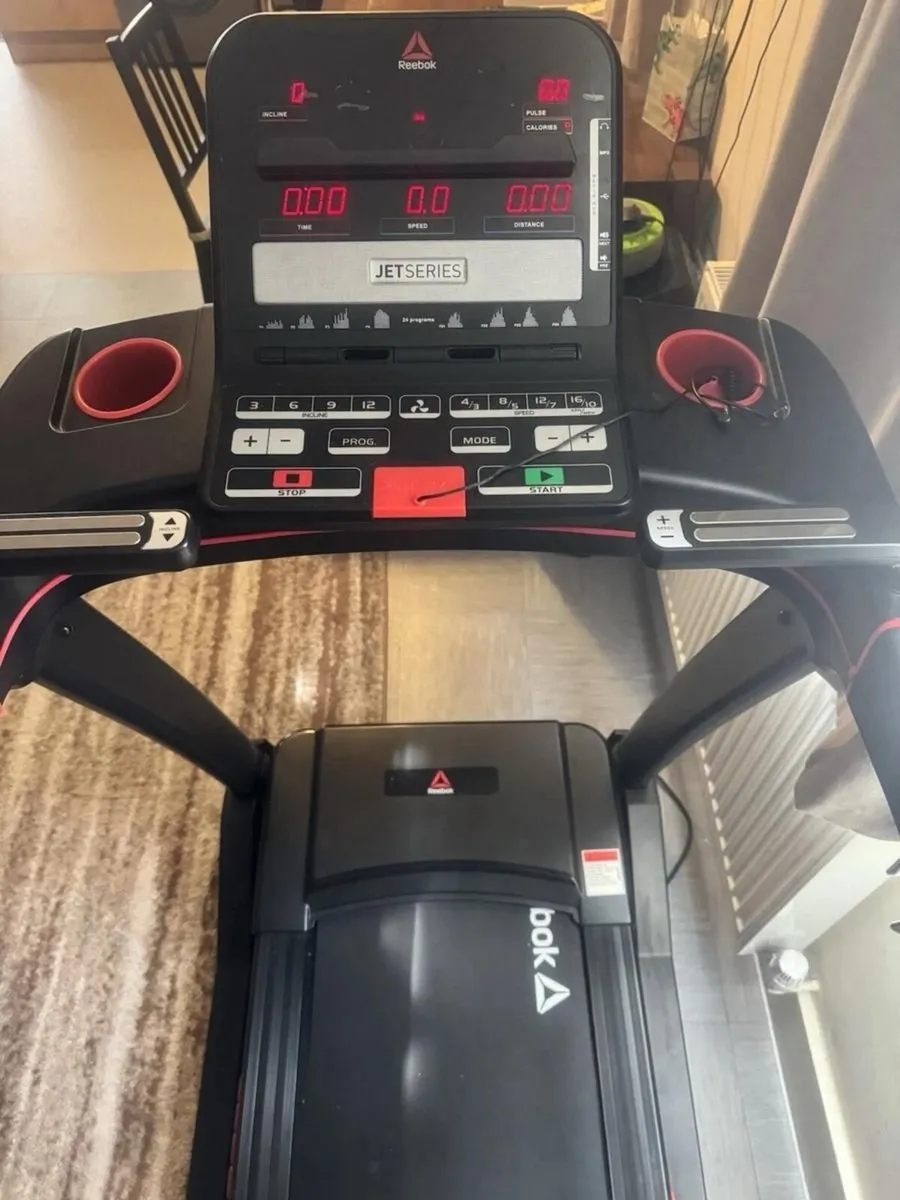 Reebok Jet 100 Series Treadmill – Excellent Condit - Image 1