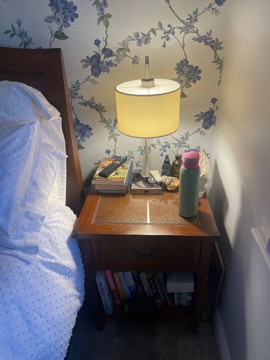 2 x Bedside Lamps - Image 2