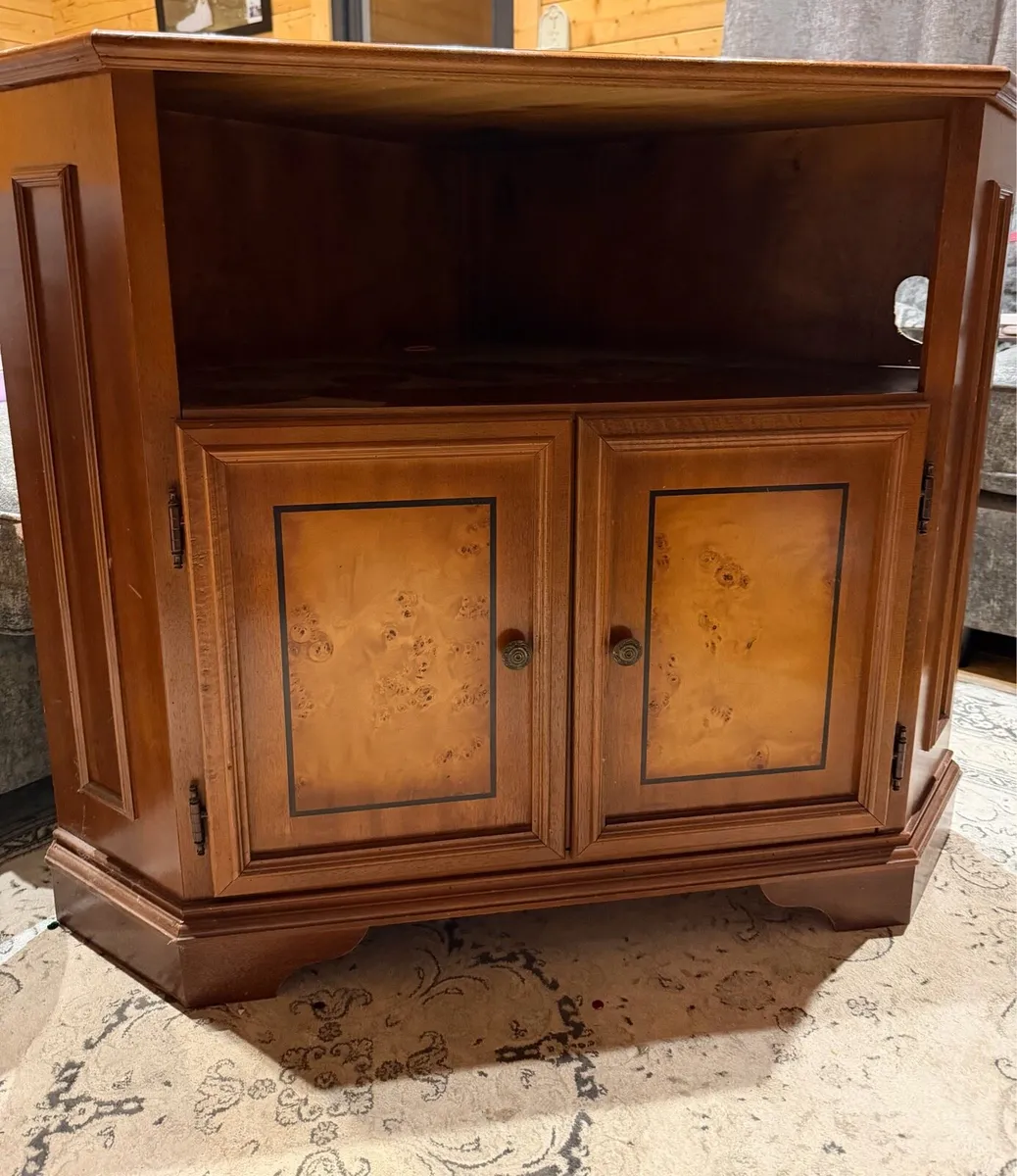 Corner TV Unit - Image 1