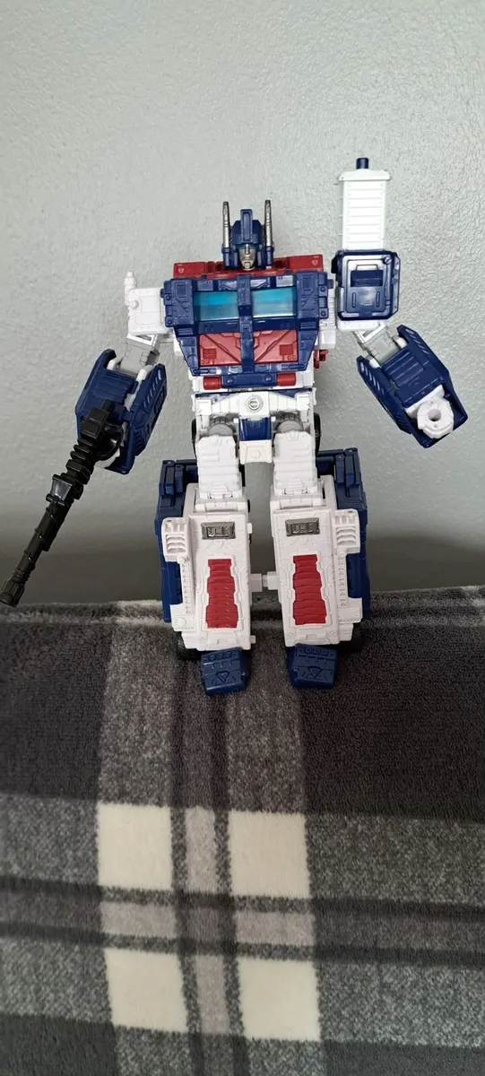 Toy transformer figures - Image 1