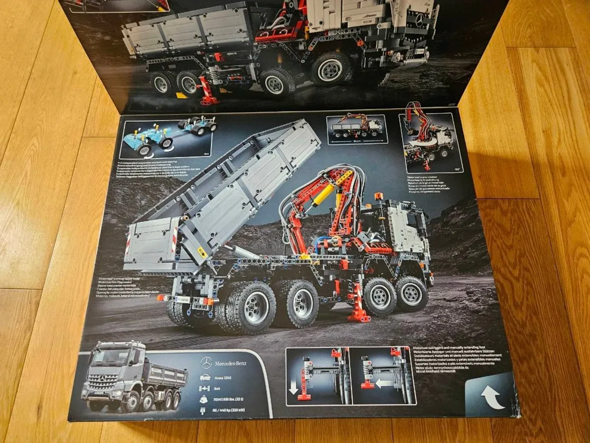 Lego technic 42043 mercedes arocs - Image 2