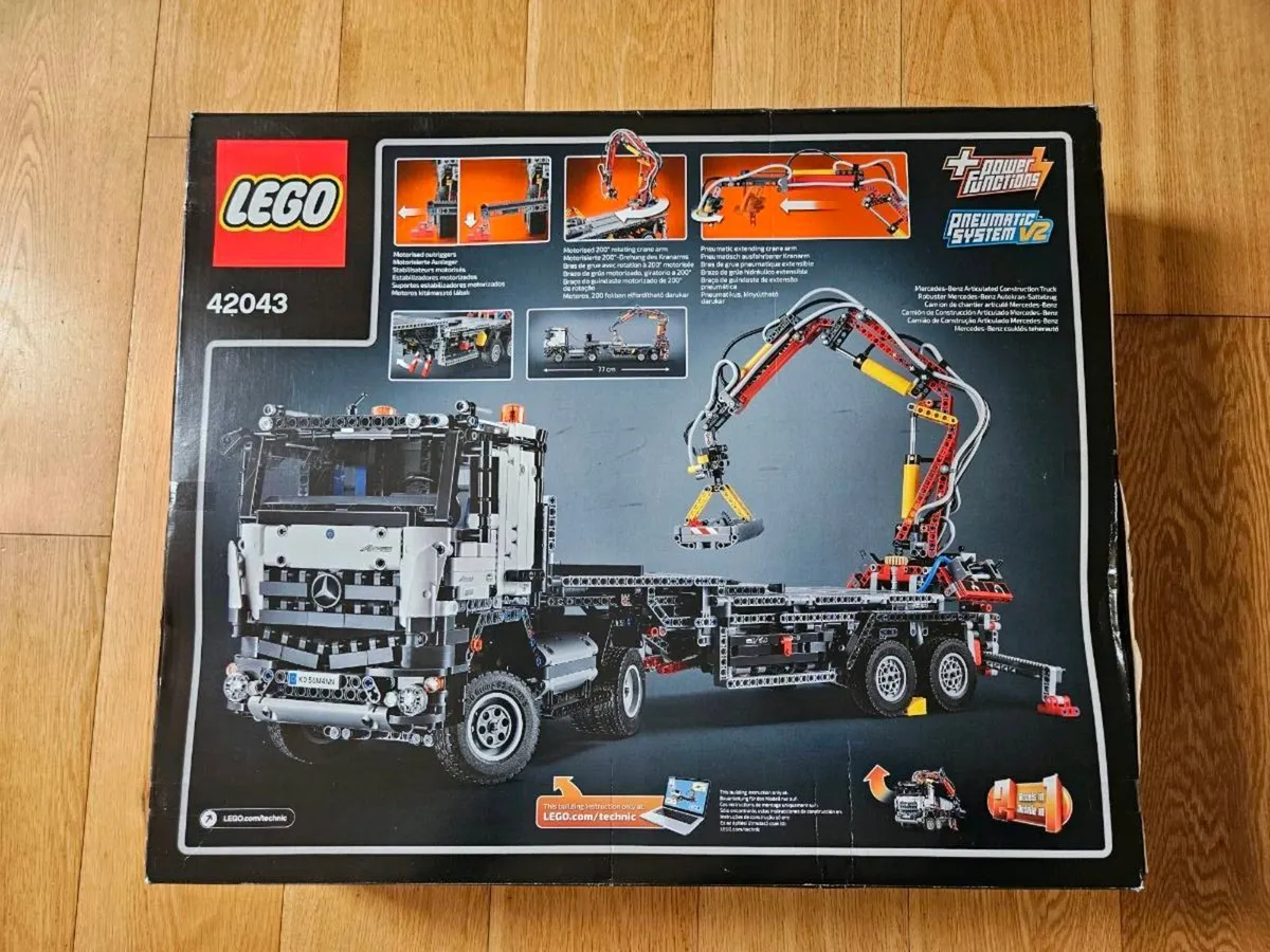 Lego technic 42043 mercedes arocs - Image 3