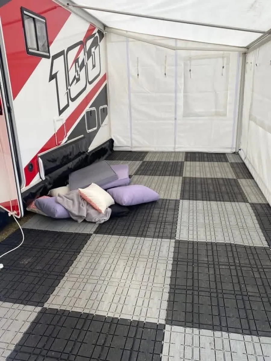 Race Trailer / Caravan - Image 4