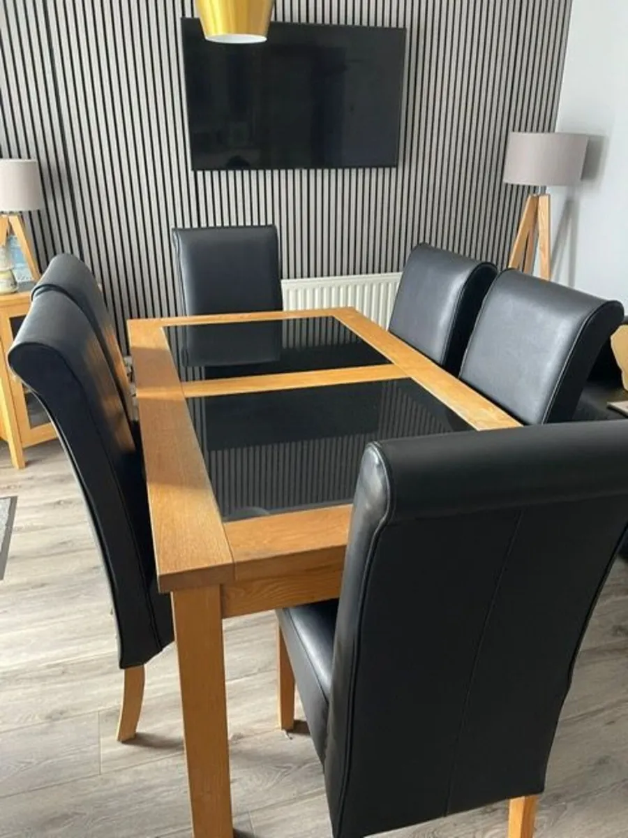 table & chairs - Image 1