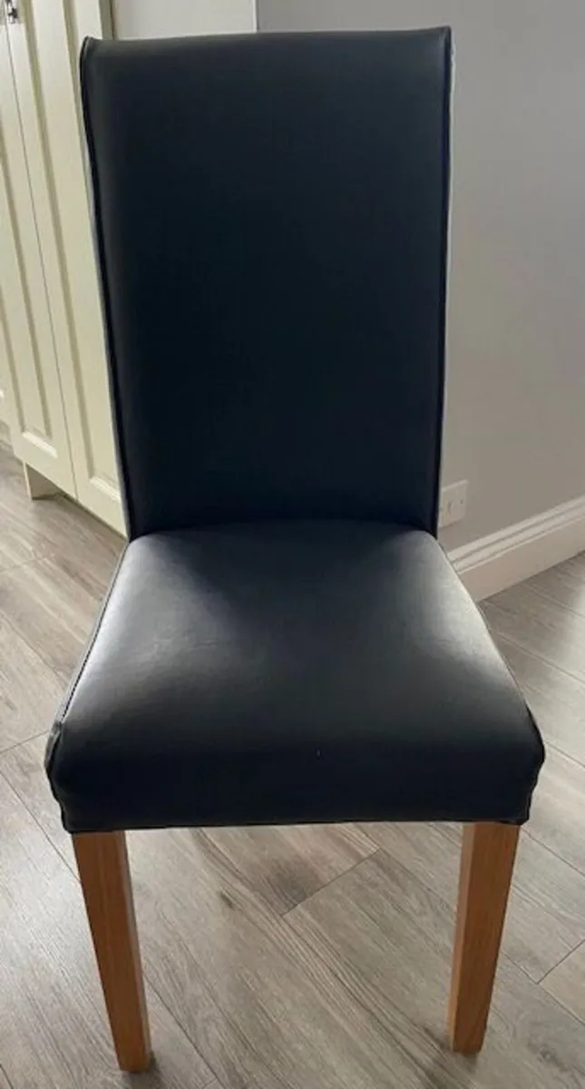 table & chairs - Image 3