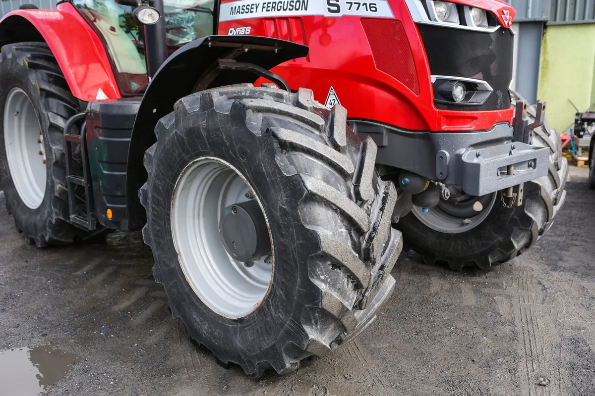 Massey Ferguson 7716 Tractor - Image 3