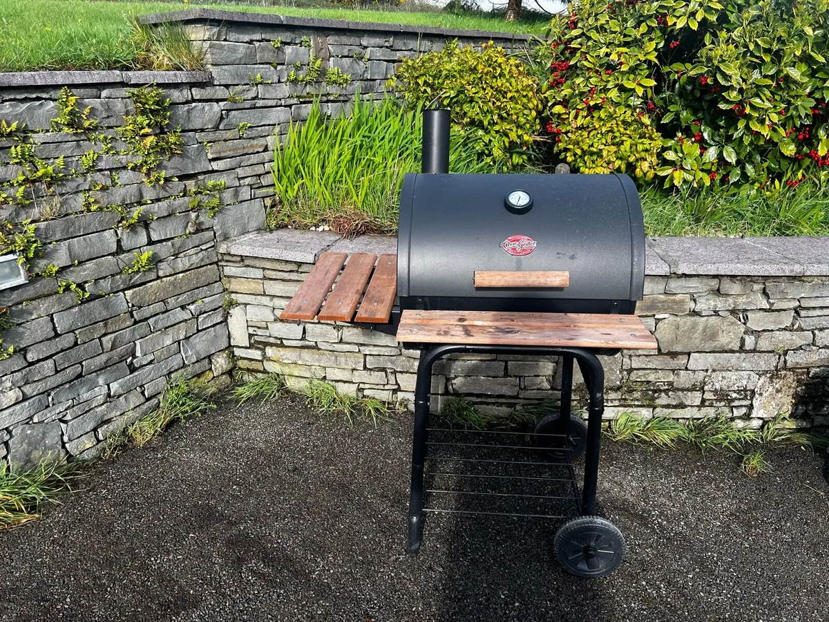 Char-Griller BBQ Smoker - Image 1