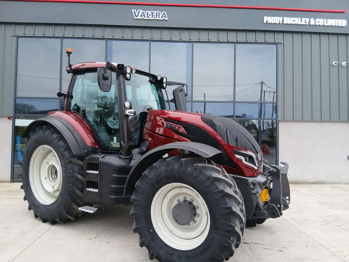 Valtra T235 Versu - Image 3