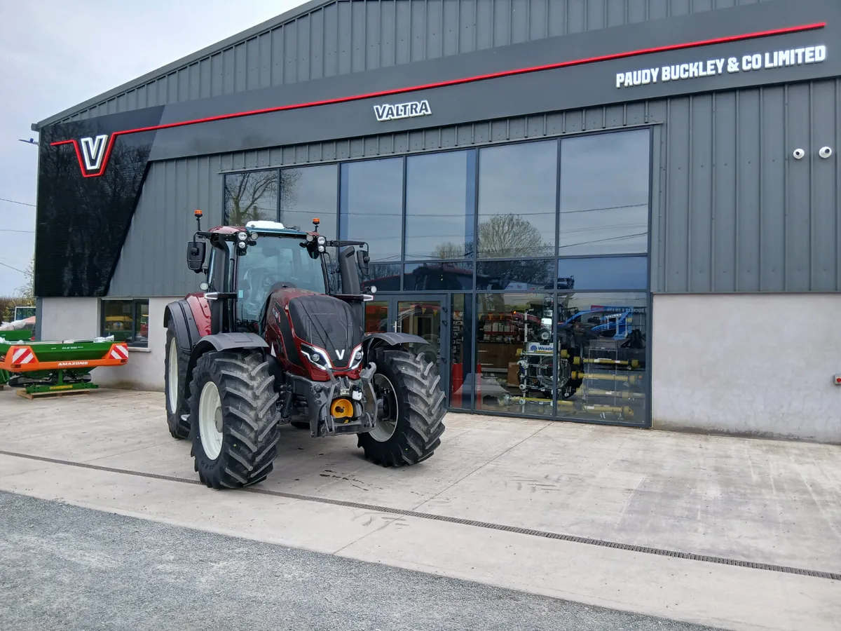 Valtra T235 Versu - Image 2