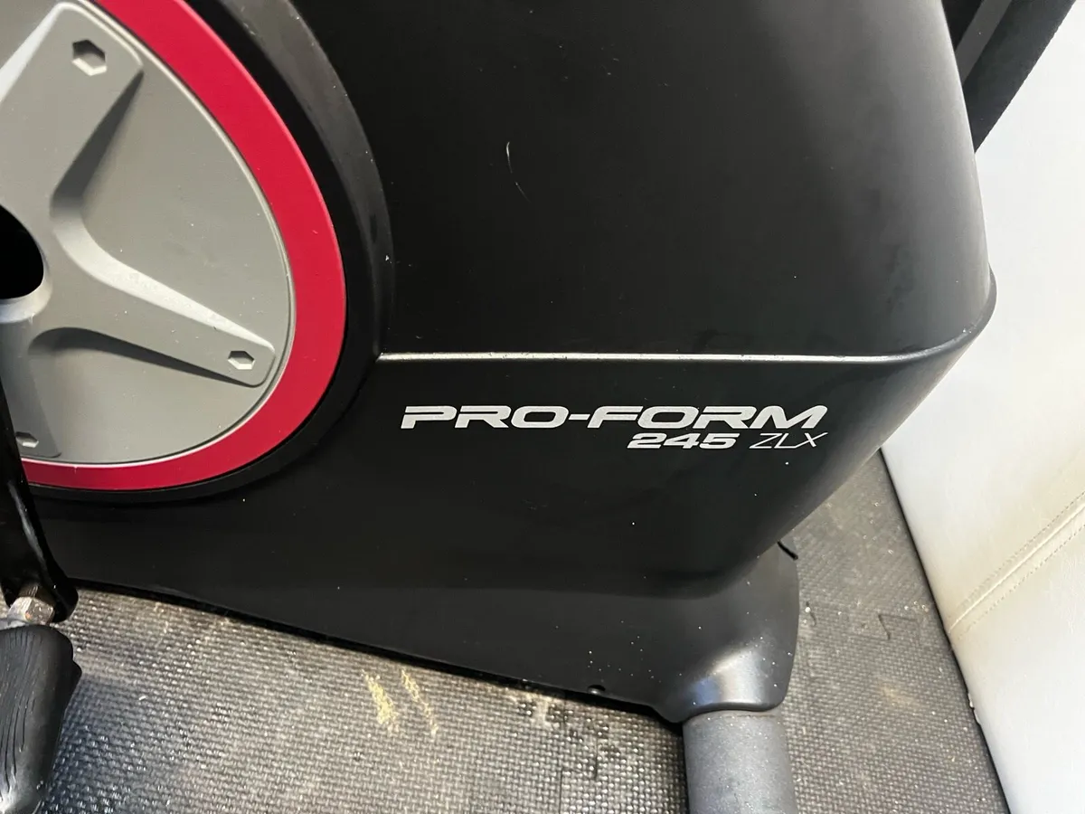 PROFORM 245 ZLX Exercise bike - Image 2