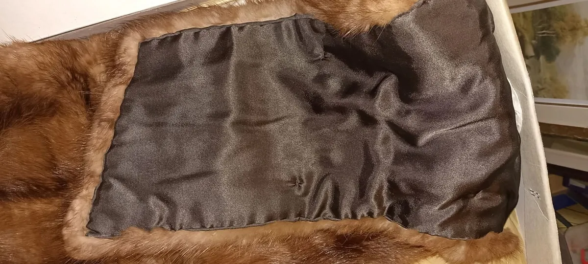 Ladies Vintage Mink Stole. - Image 2