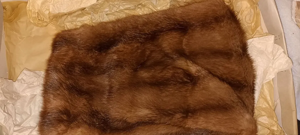 Ladies Vintage Mink Stole. - Image 4