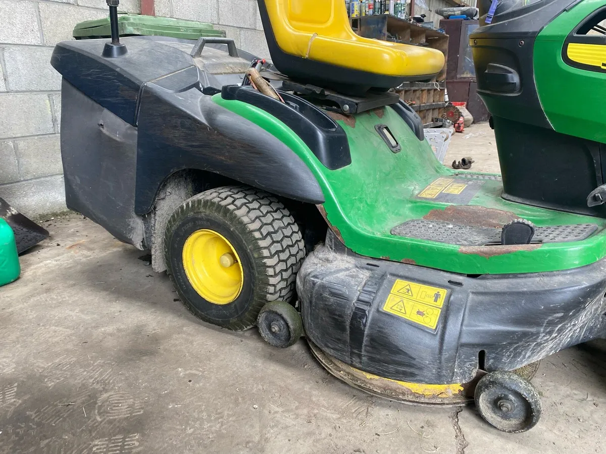 John Deere  lawnmower - Image 2