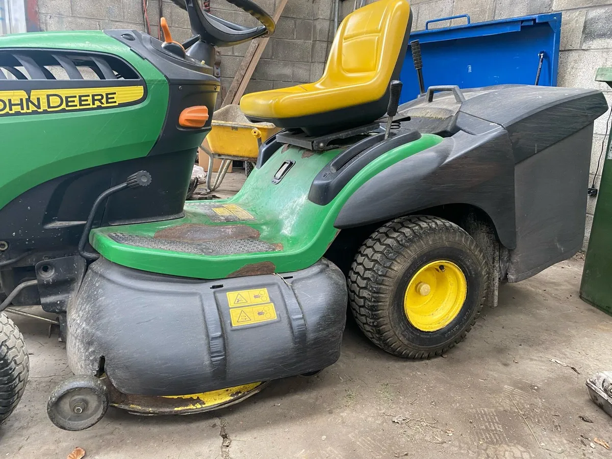 John Deere  lawnmower - Image 4