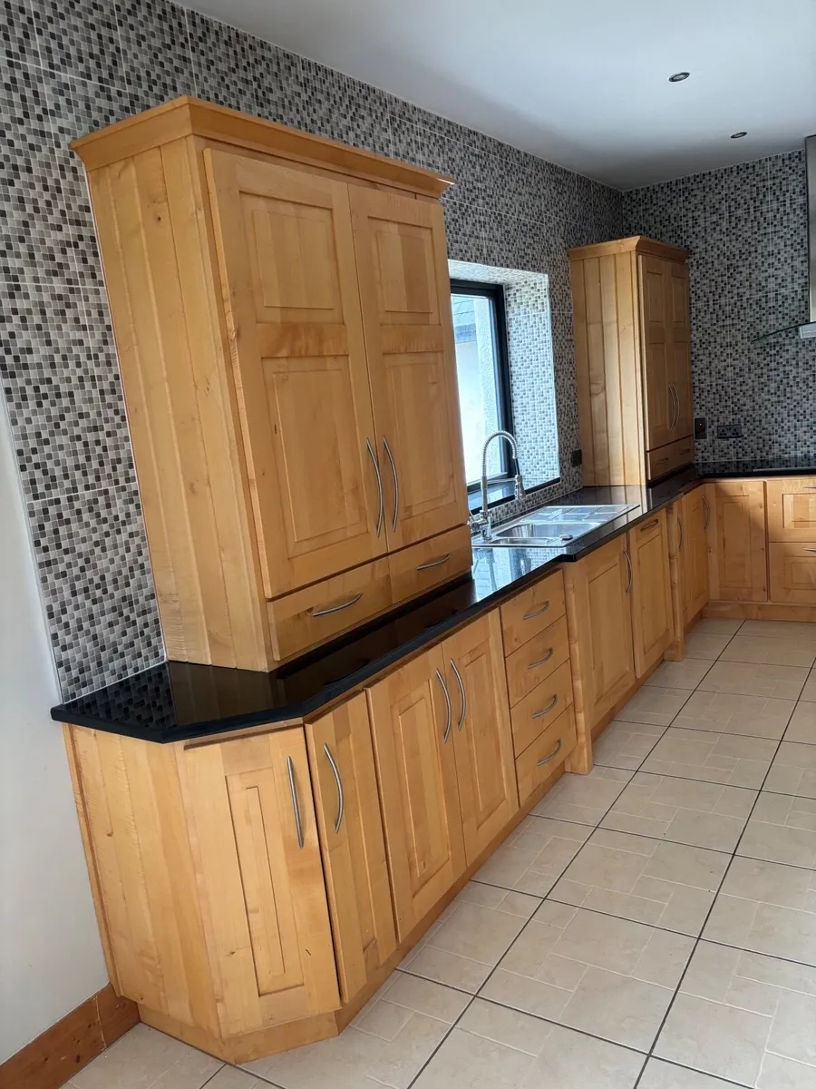 Kitchen units appliances & work top - Image 1