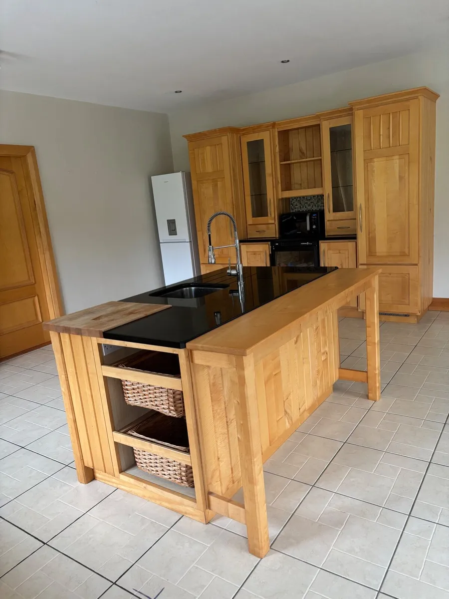 Kitchen units appliances & work top - Image 4