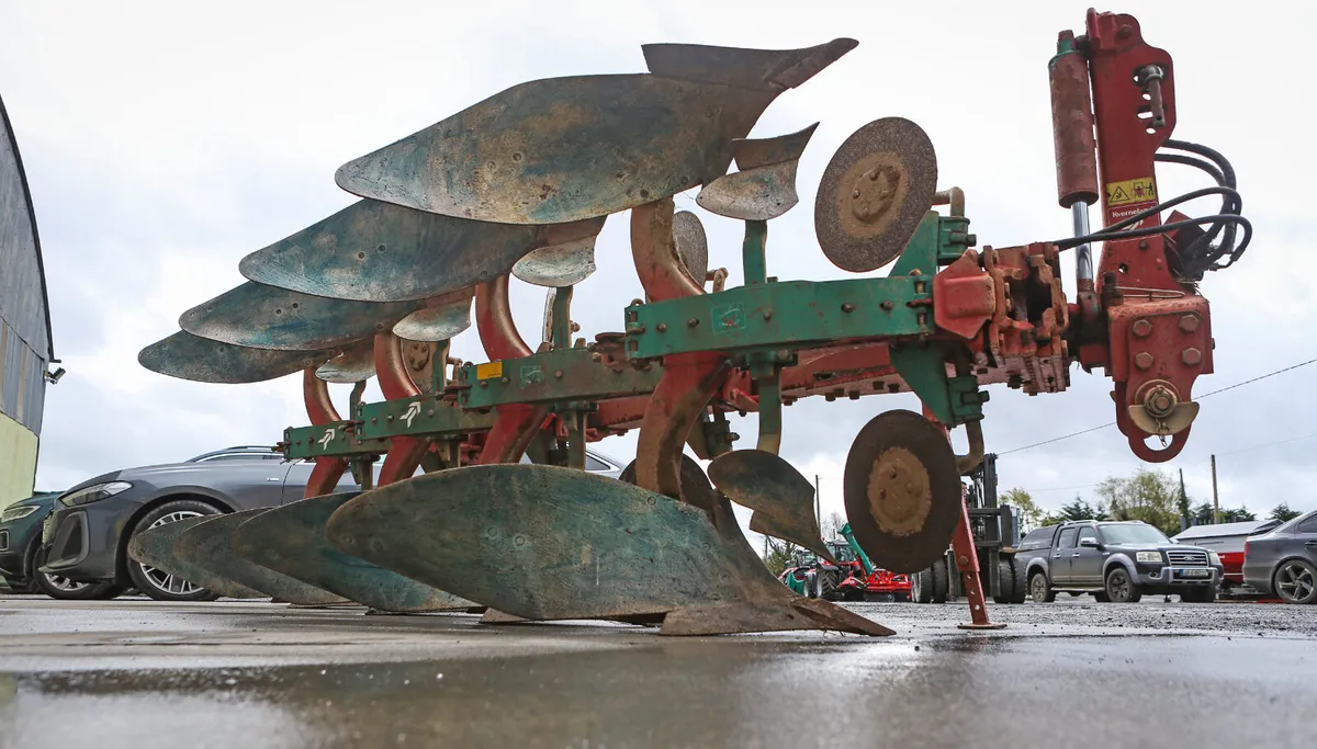 Kverneland EM85 4 Furrow Plough - Image 1