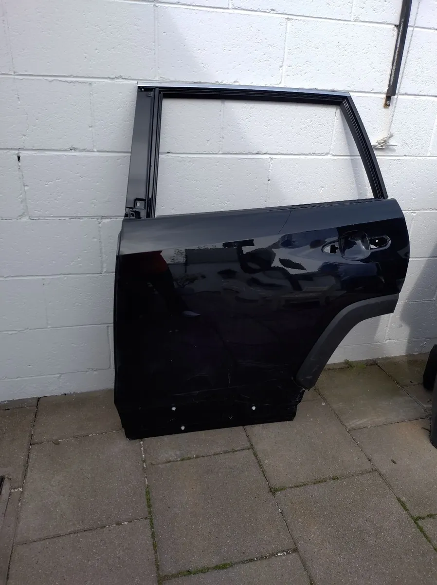 Toyota Rav 4 car door black - Image 1