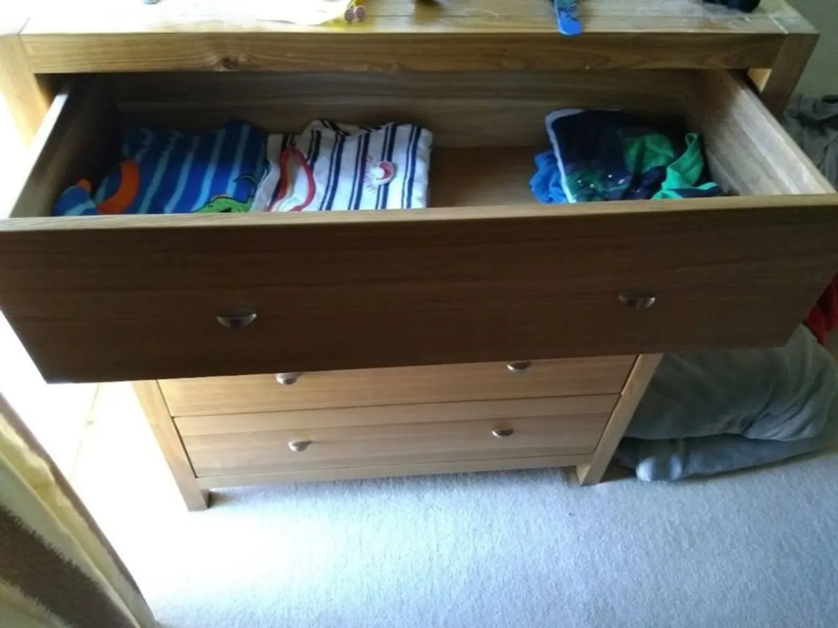 Solid Oak Chest Of Drawers - Image 1