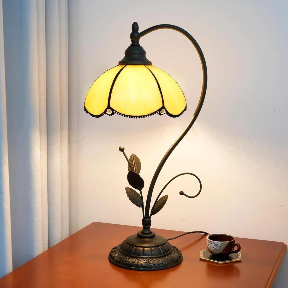 Tiffany Table Lamp Yellow Stained Glass Style S - Image 1