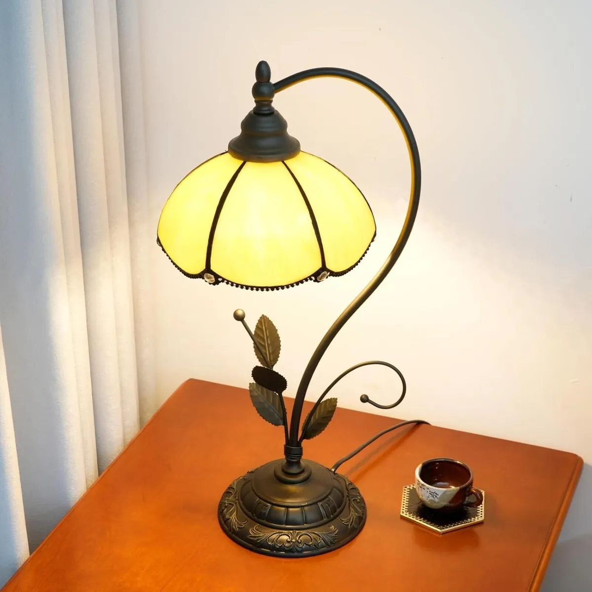 Tiffany Table Lamp Yellow Stained Glass Style S - Image 3