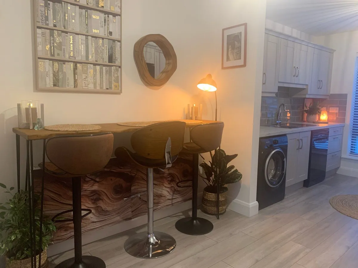 Bar Breakfast Table - Image 4