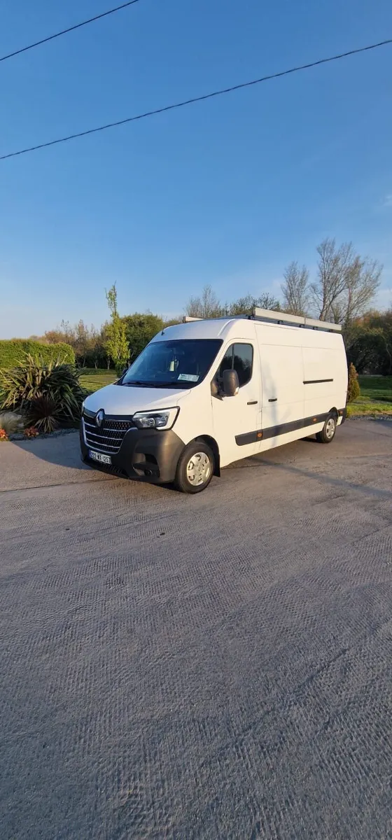 Renault Master **Automatic** - Image 3