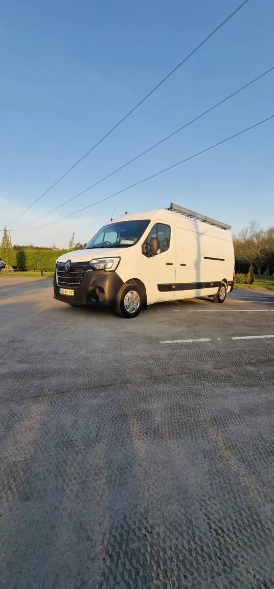 Renault Master **Automatic** - Image 4