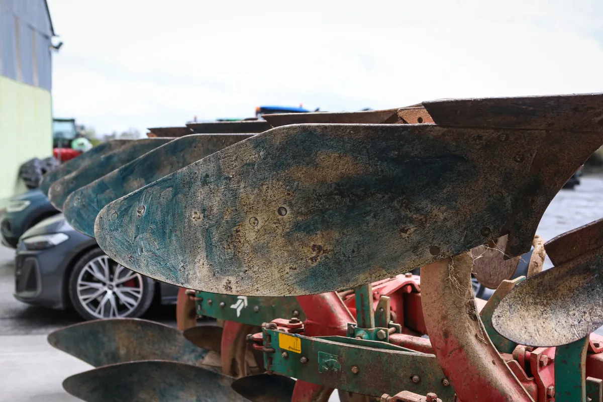 Kverneland EM85 4 Furrow Plough - Image 3