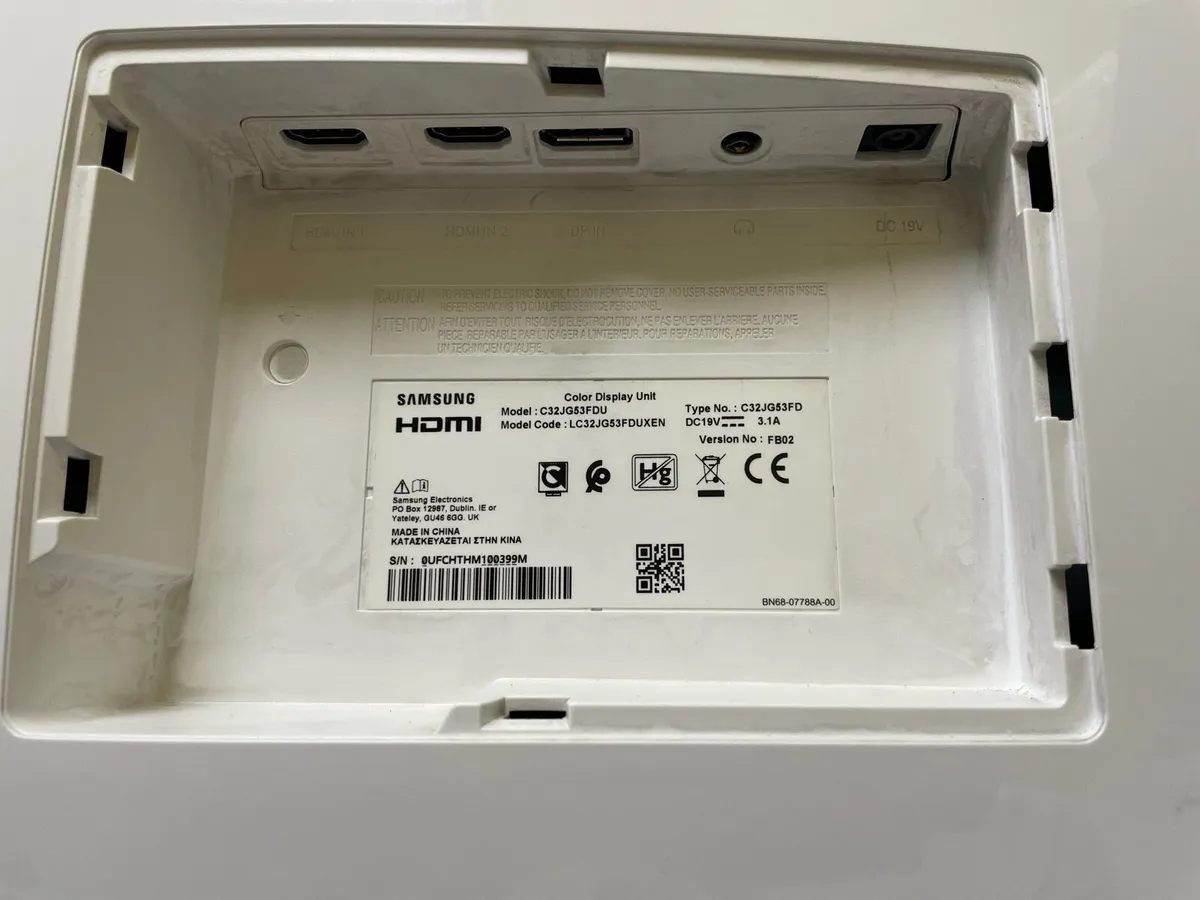 Samsung 32” curved monitor - Image 3