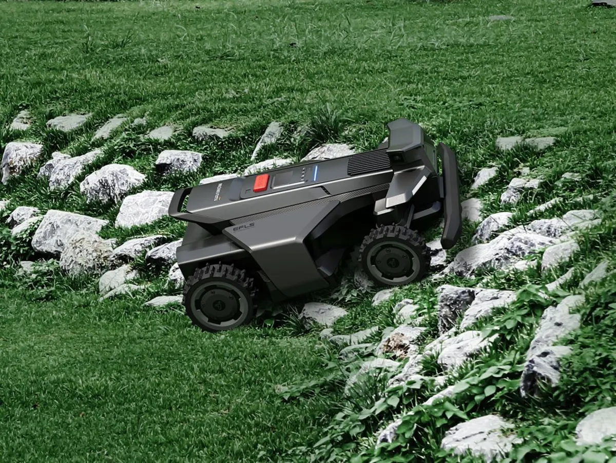 Navimow Segway X4 Series X450 robotic mower - Image 1