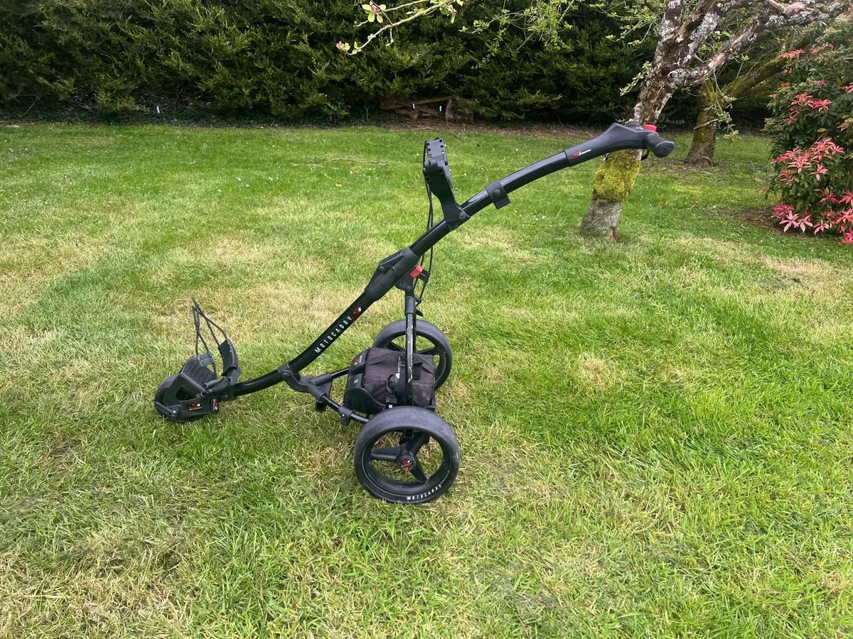 Mottocaddy S1 Electric Trolley - Image 1