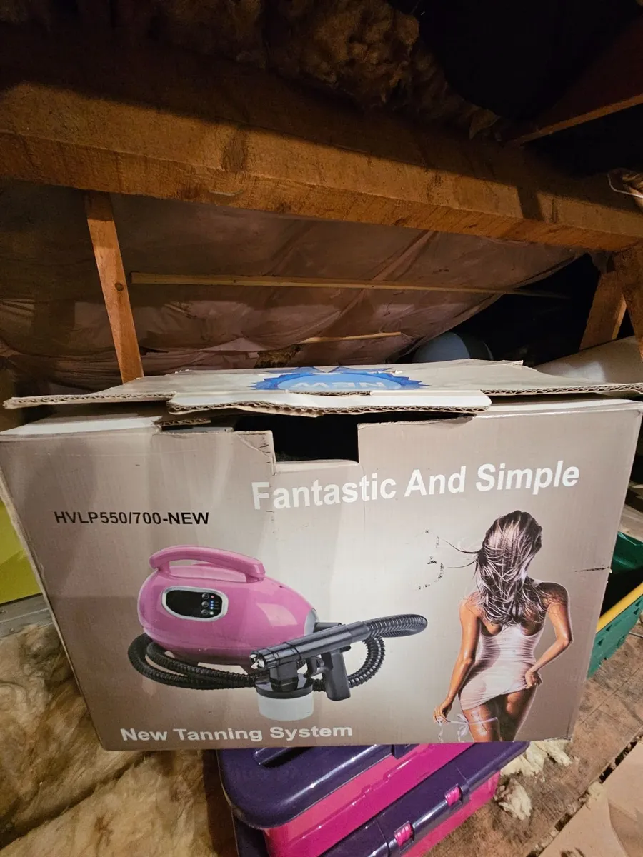 Tan sprayer - Image 1