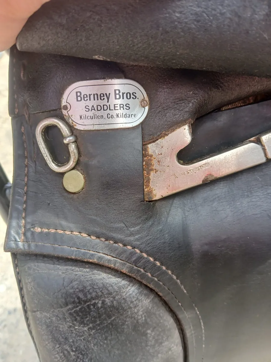 Dressage saddle - Image 2