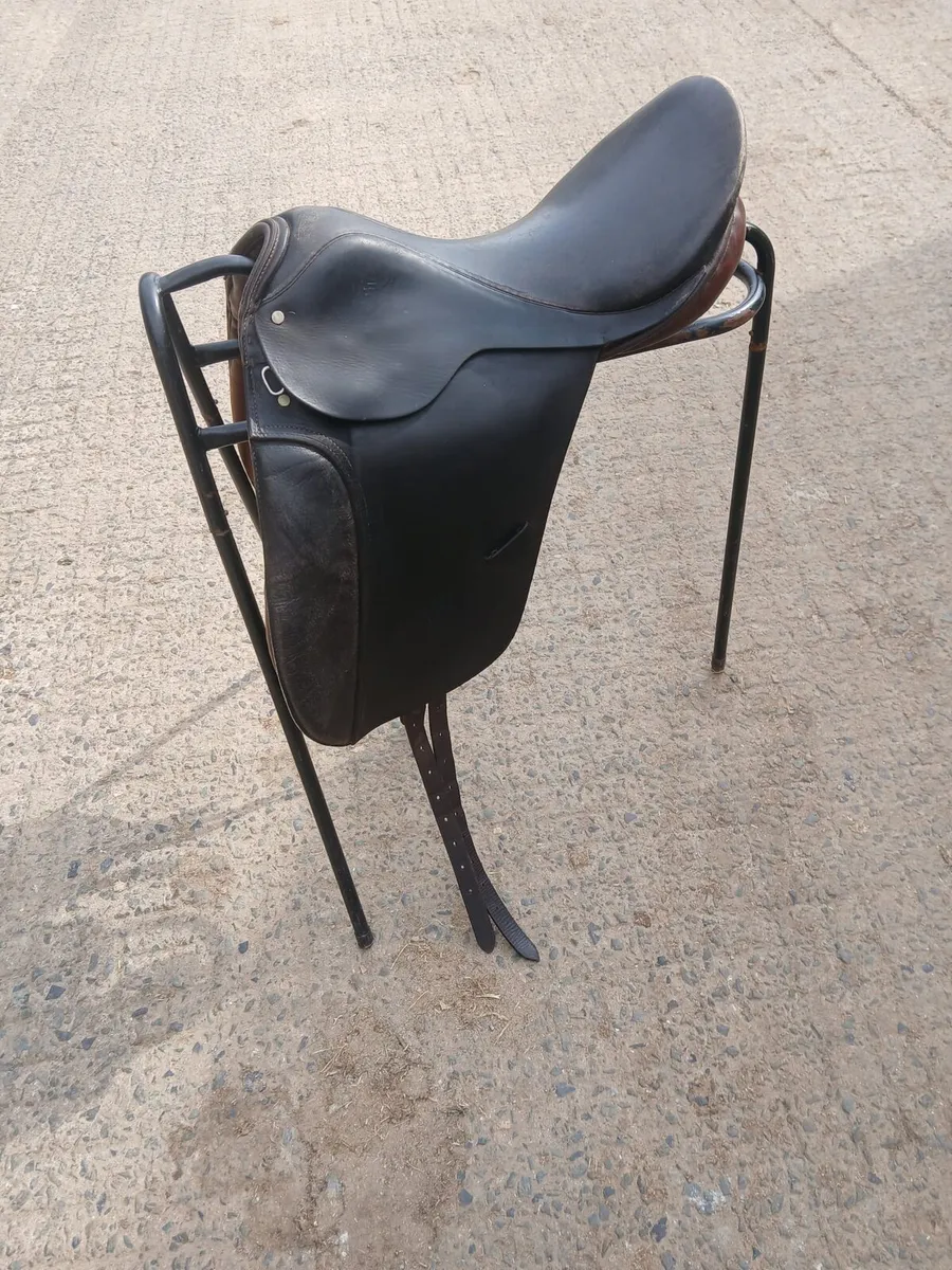 Dressage saddle - Image 3