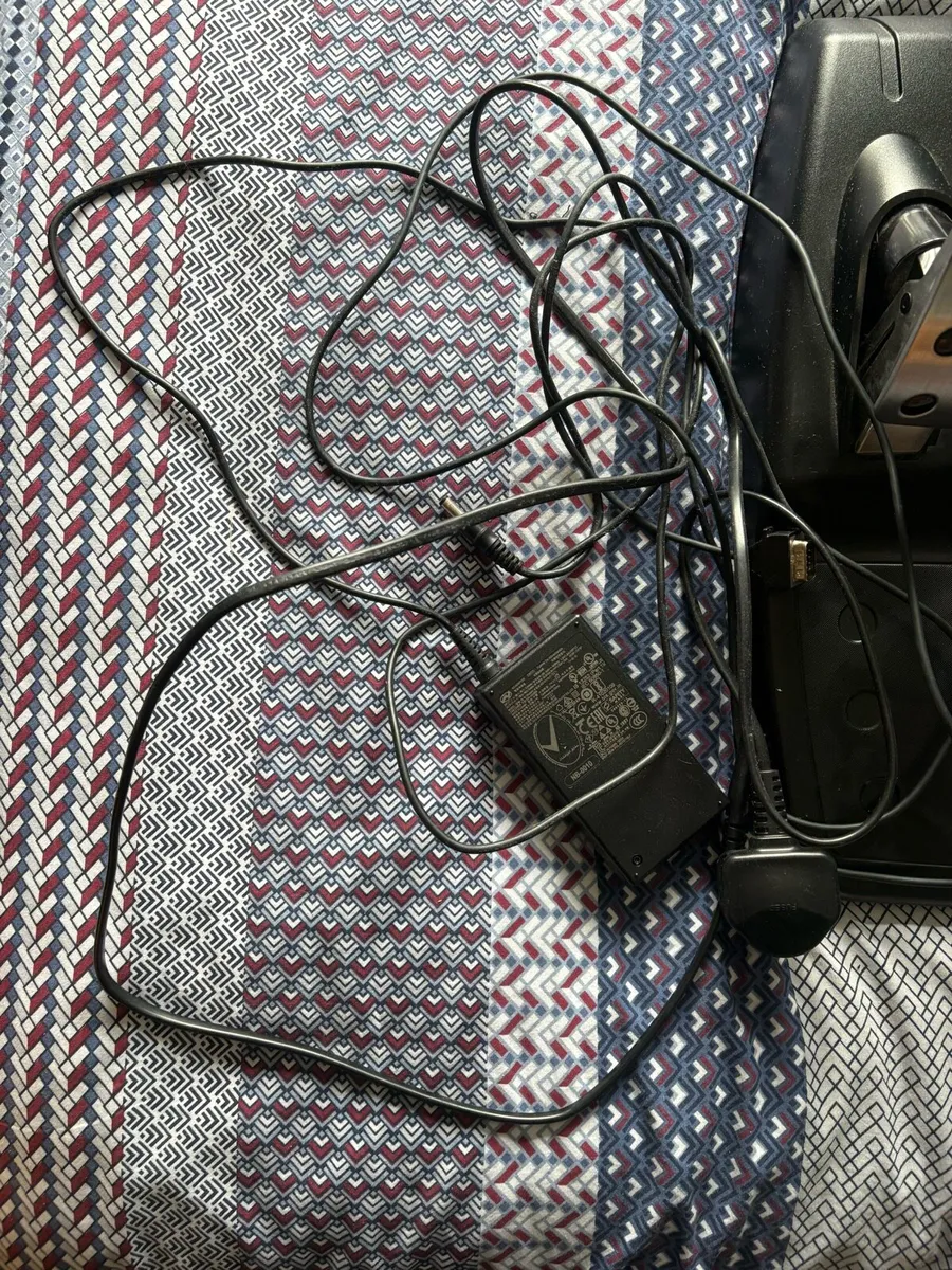 Logitech G920 steering wheel and pedals - Image 3