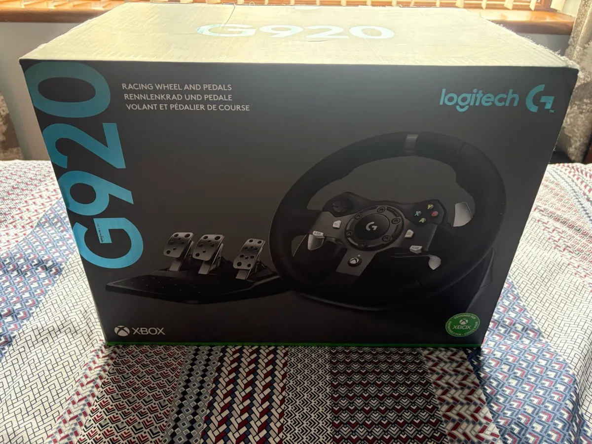 Logitech G920 steering wheel and pedals - Image 4