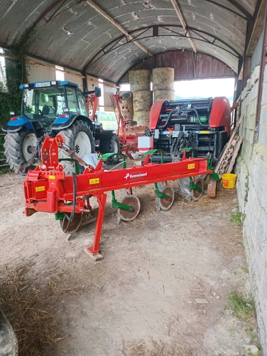 Kverneland 4 furrow Conventional Plough - Image 1