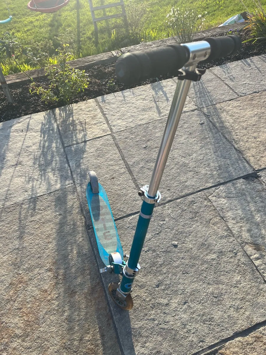 Scooter - Image 1