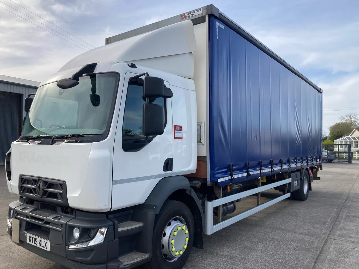2019 Renault D Range 18 ton curtainside - Image 2