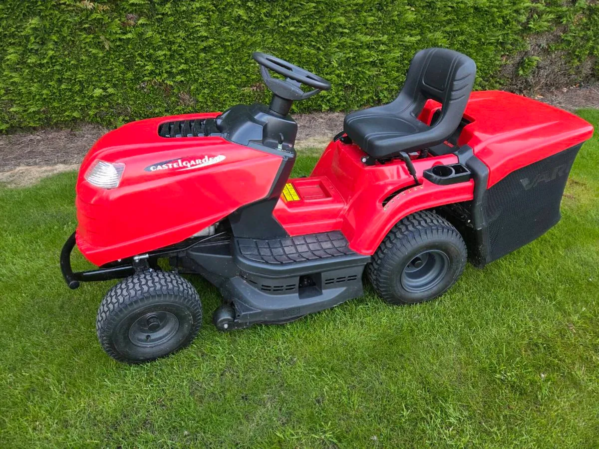 Castlegarden mower - Image 1