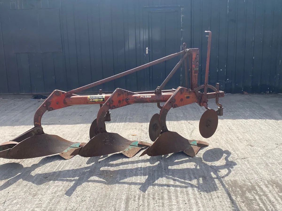 Bamford 3 Furrow Plough - Image 2