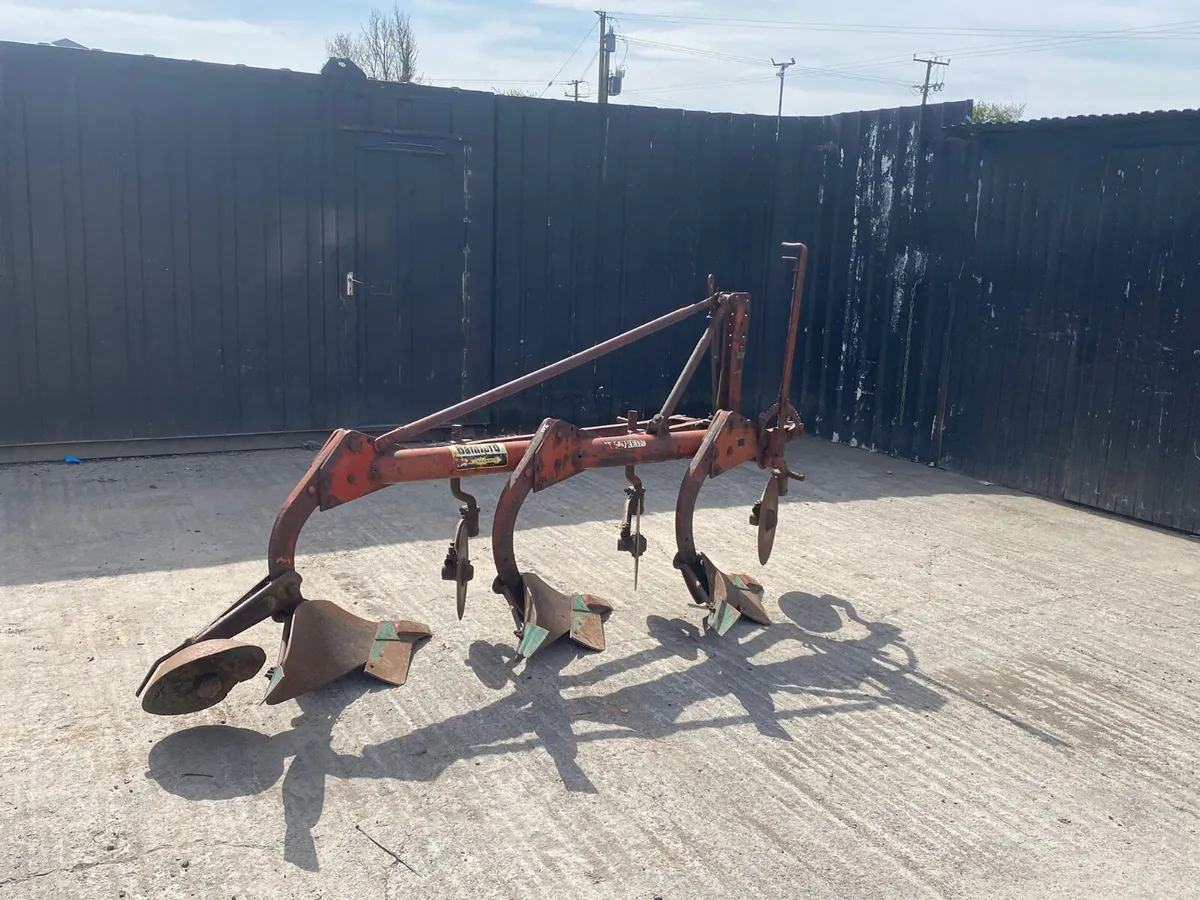 Bamford 3 Furrow Plough - Image 1