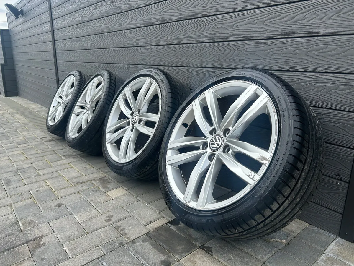 18” GENUINE VOLKSWAGEN GOLF ALLOY WHEELS & TYRES - Image 1