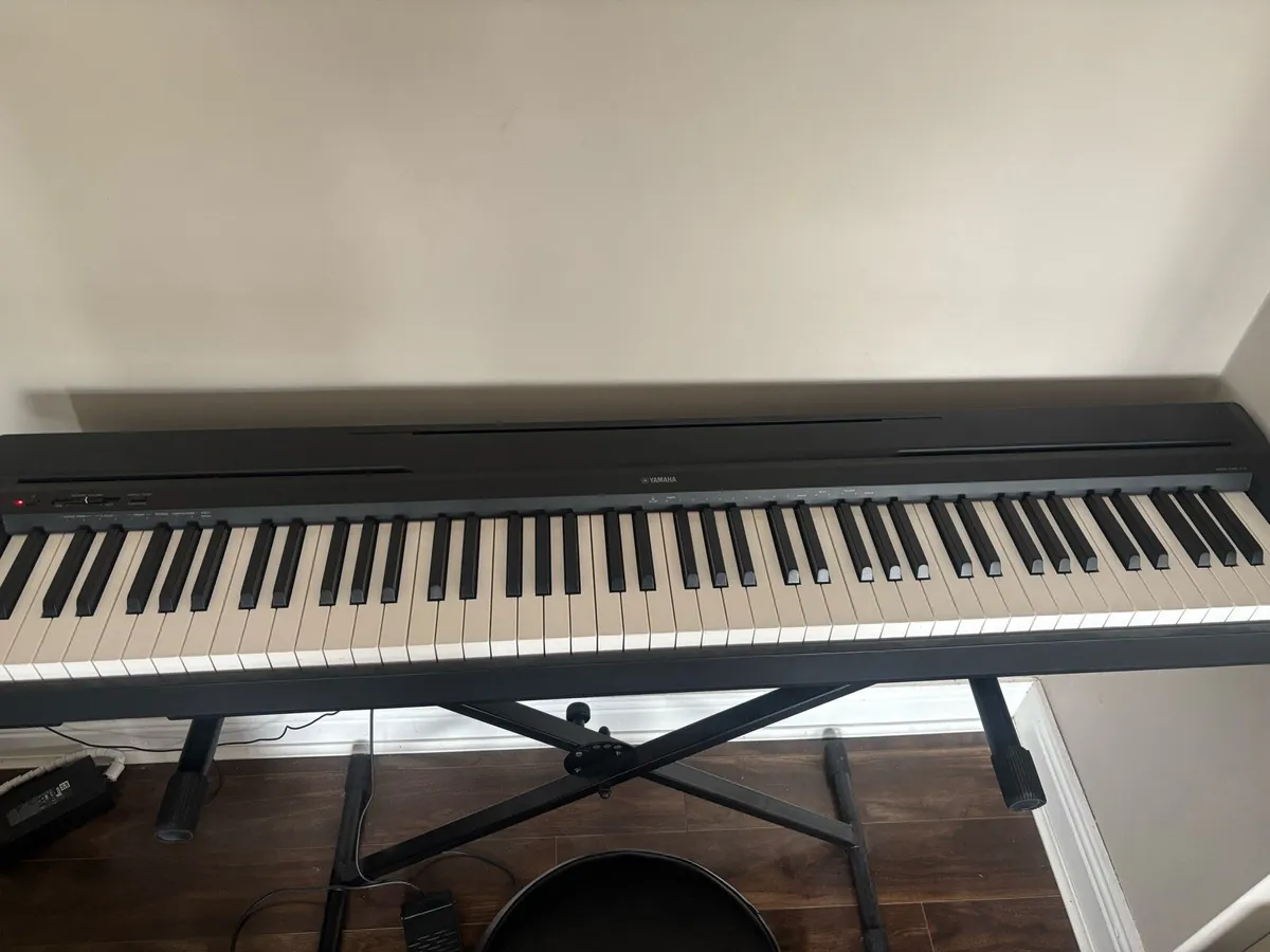 Yamaha Keyboard - Image 2