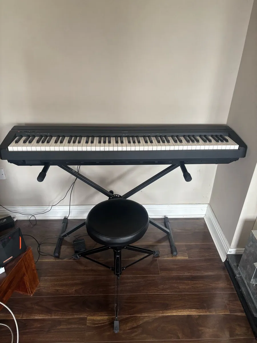 Yamaha Keyboard - Image 1