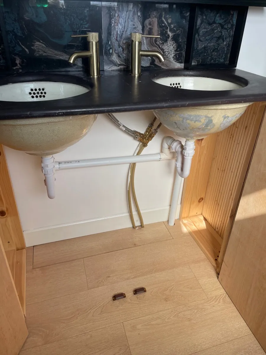 Vanity Unit Double Sink With Mirror - Image 4