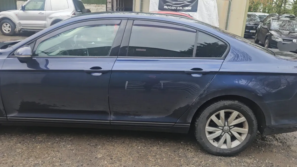 Vw Passat 2016 1.6 TDI 120HP Trendline - Image 4